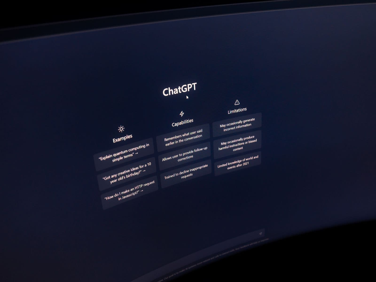 Interface de chat d'intelligence artificielle affichée sur un écran d'ordinateur
